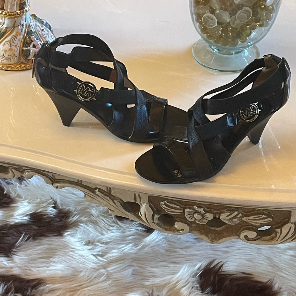 Michael KORS sandal like shoes